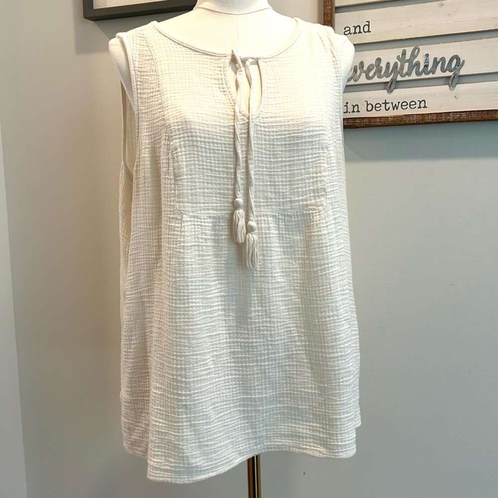 Old Navy Sleeveless Cotton Top Textured with Tassel Tie 100% Cotton Size Large
